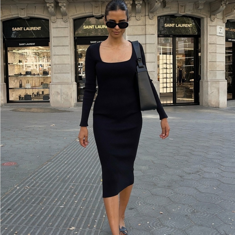 Le Capsole Noir Chic Black Long Sleeve Knit Dress
